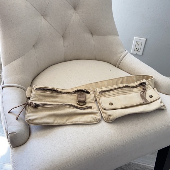 ❌❌❌SOLD❌❌❌Wet seal Utility belt , belt bag - Picture 3 of 6